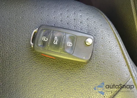 2013 Volkswagen Jetta 2.0L Tdi from USA, damaged, VIN 3VWLL7AJXDM392313